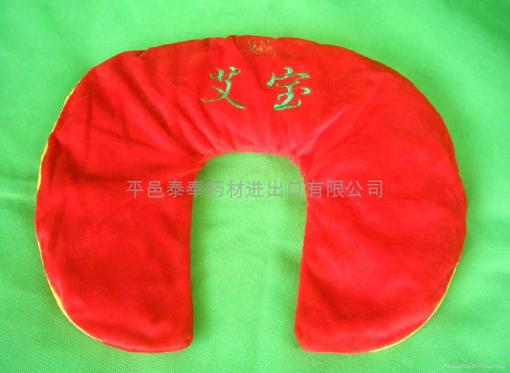Bags of leaves treated moxibustion for Protect shoulder