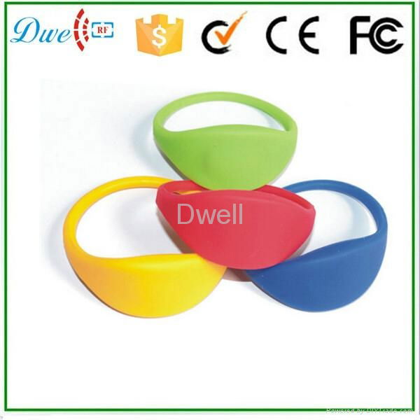 Silicone Waterproof 65mm 74mm Diameter RFID Wristband Bracelet Tag 3