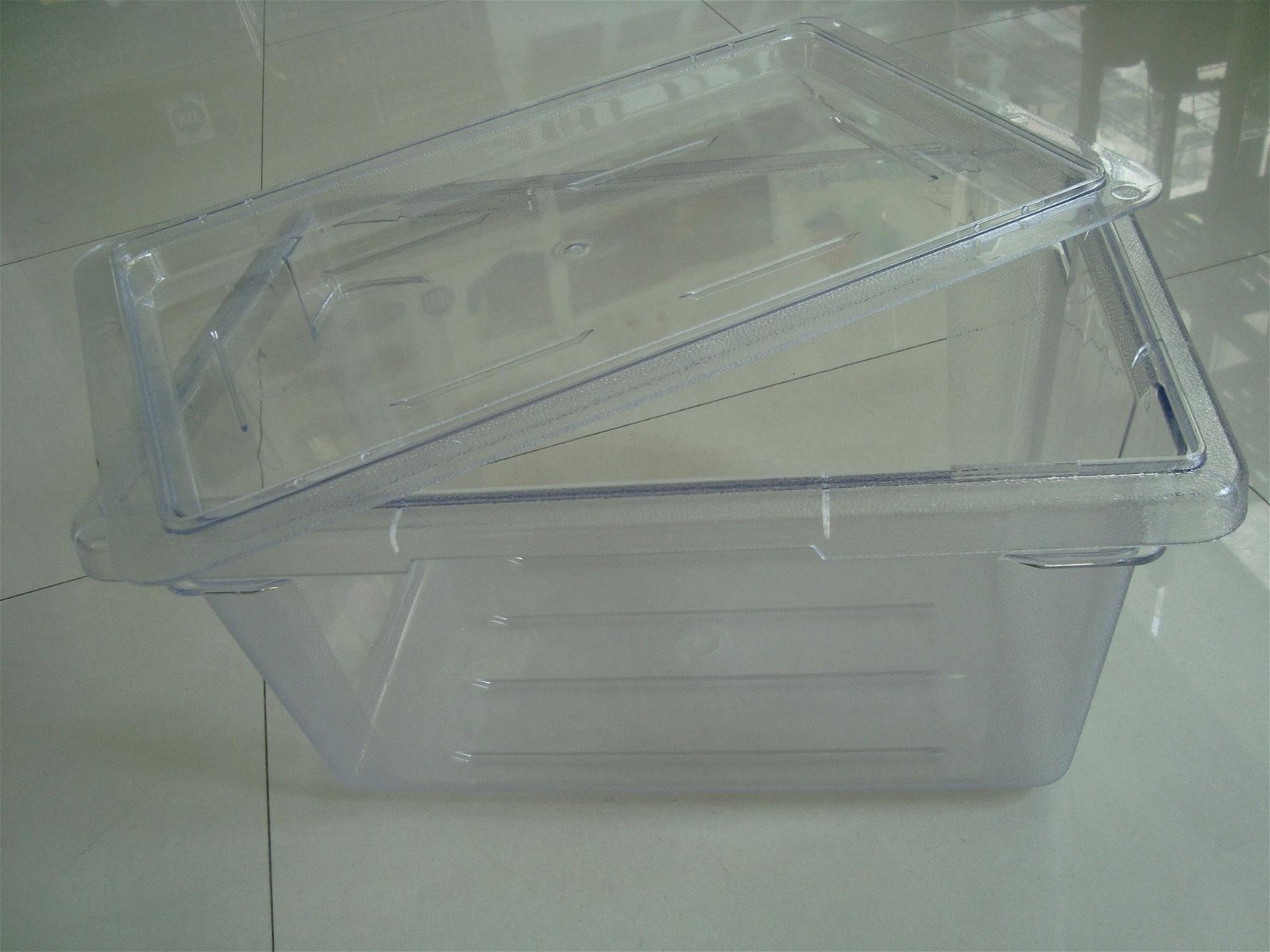 Food storage container 5