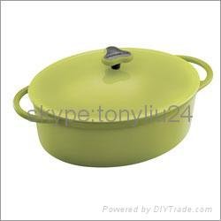 5 Qt Oval Casserole Dish in Green with cover.jpg