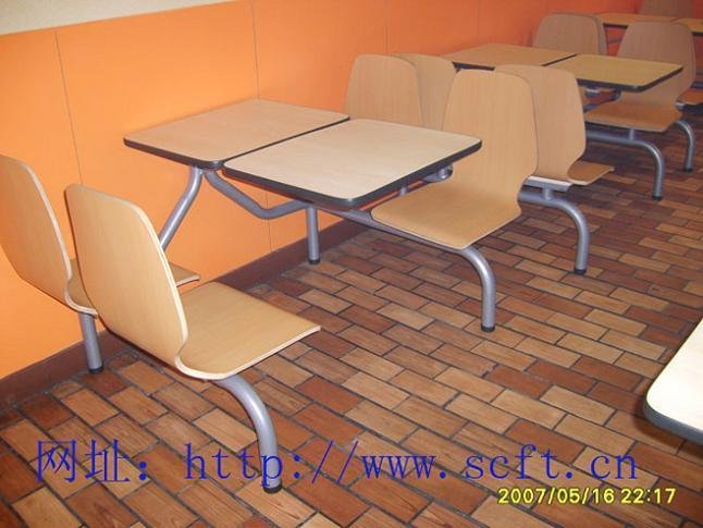 曲木餐桌椅 5