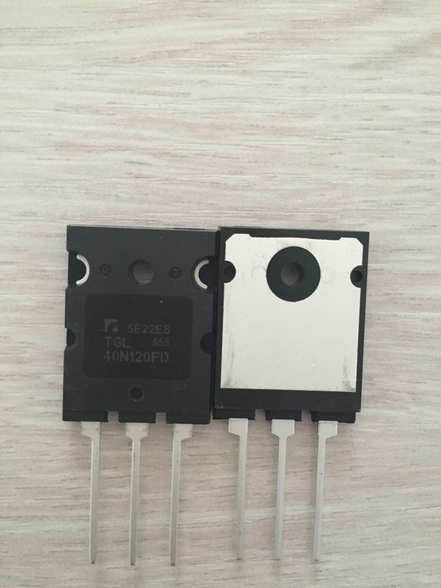  MOS絕緣門雙極晶體管FGL40N120AND PMOS管 7A 150V 4