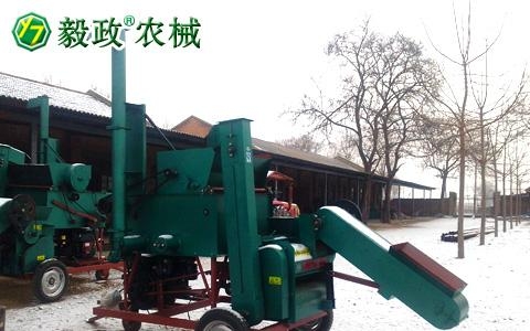 毅政ZL1YCQWB柴油机牵引拖车式带独立清选机的免剥皮玉米脱粒机 2