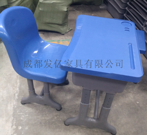 學校學生塑料昇降課桌椅廠家