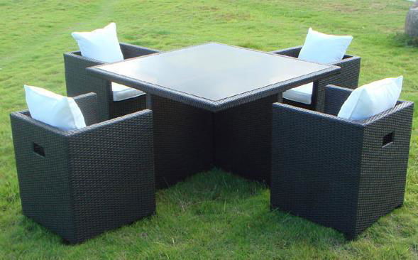 outdoor wicker/rattan dining set with fabric cushions 3