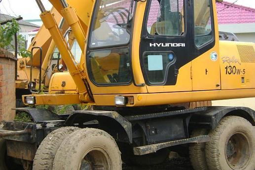 Used  Hyundai R130W-V excavator 3