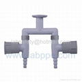 Double outlet gas fittings