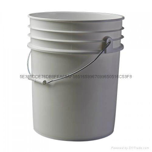 plastic pail