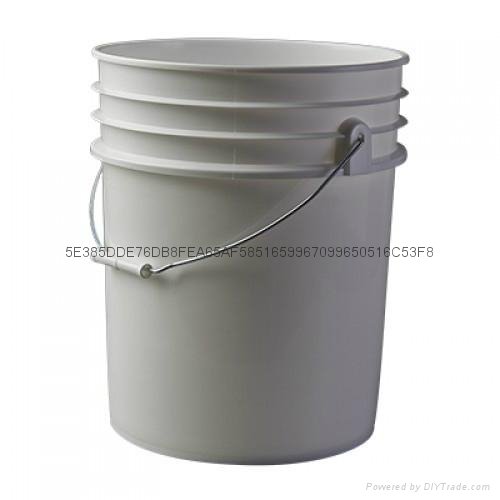 plastic pail 2