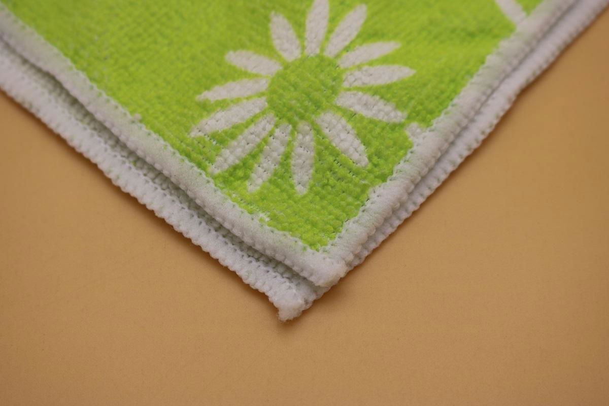 printed microfiber cleaning wipe 2