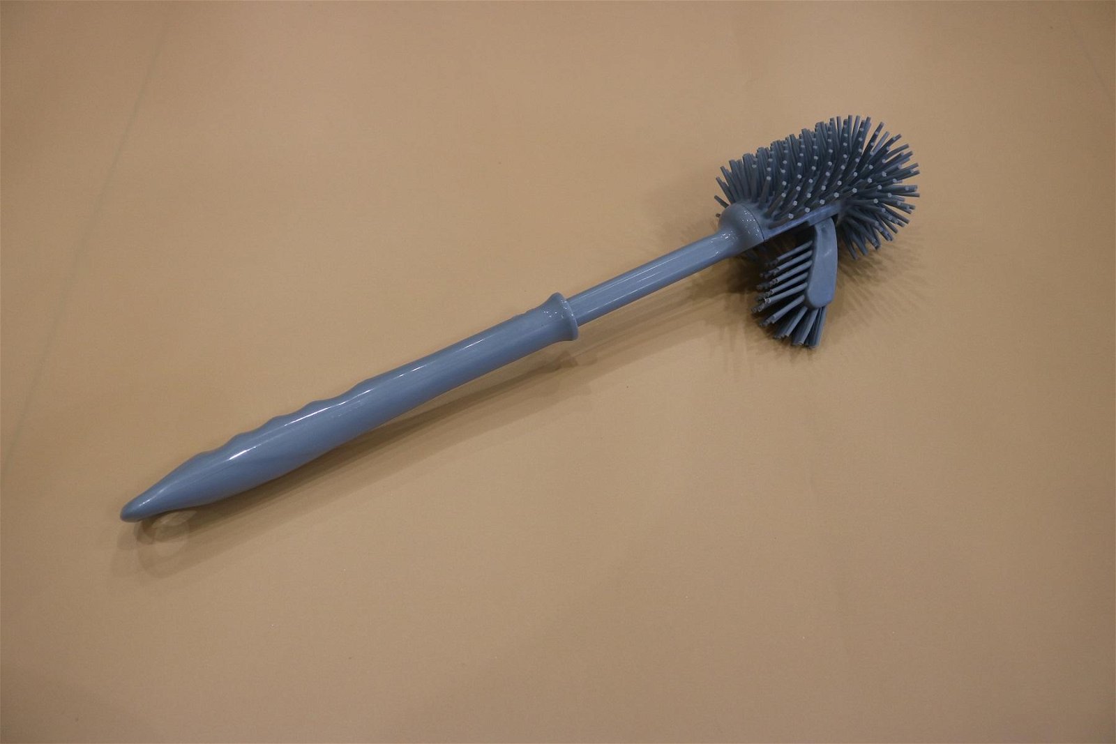 toilet cleaning brush