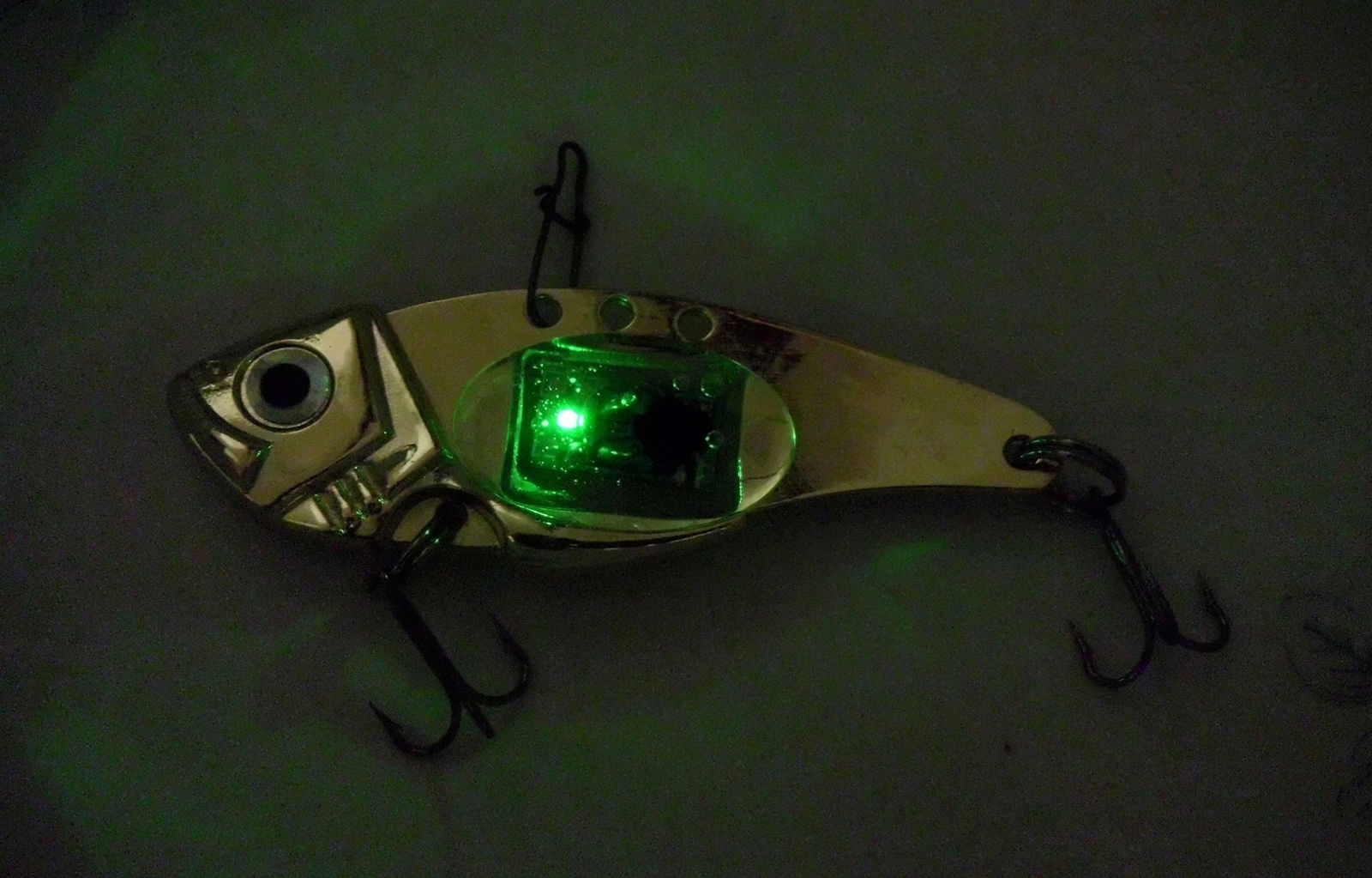 LED LIGHTED VIB LURE 3