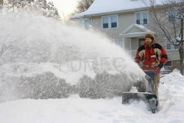 SNOW BLOWER 3