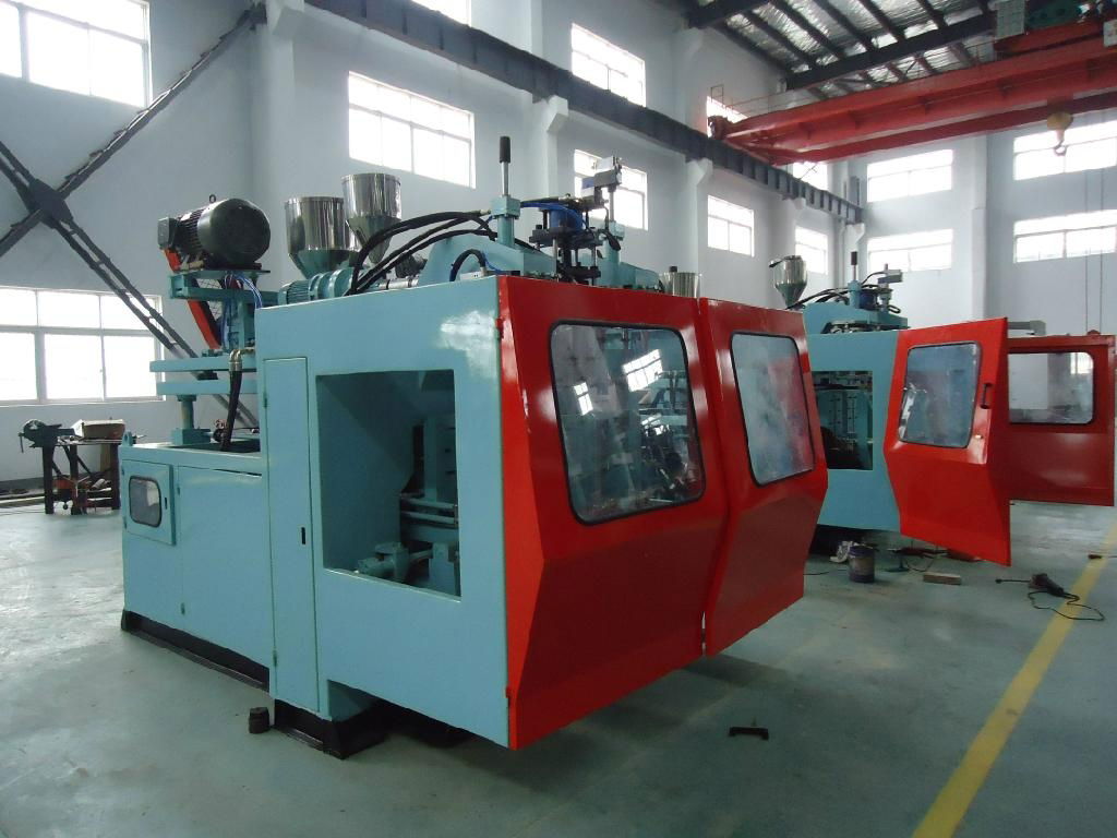 bottle  blow moulding machine  2