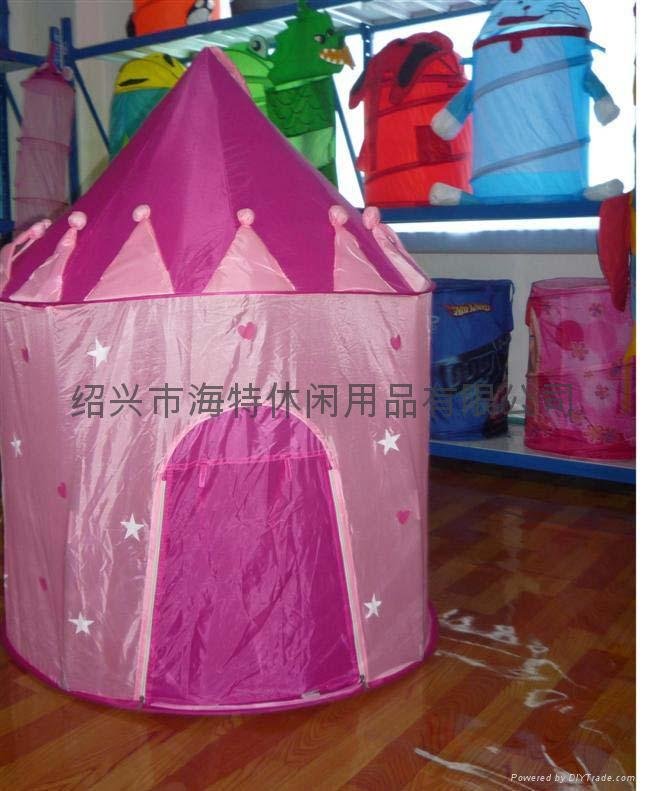 princess playing tent 3
