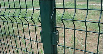 wire mesh fence