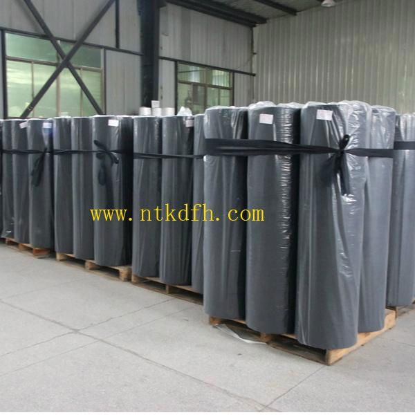 Jumbo rolls of spunbond nonwoven for production