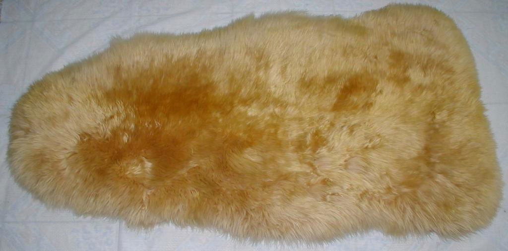 cream coloured skin-shape sheepskin