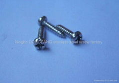 Pan head tapping screws with cross drive