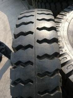 truck tyre 1000-20 4