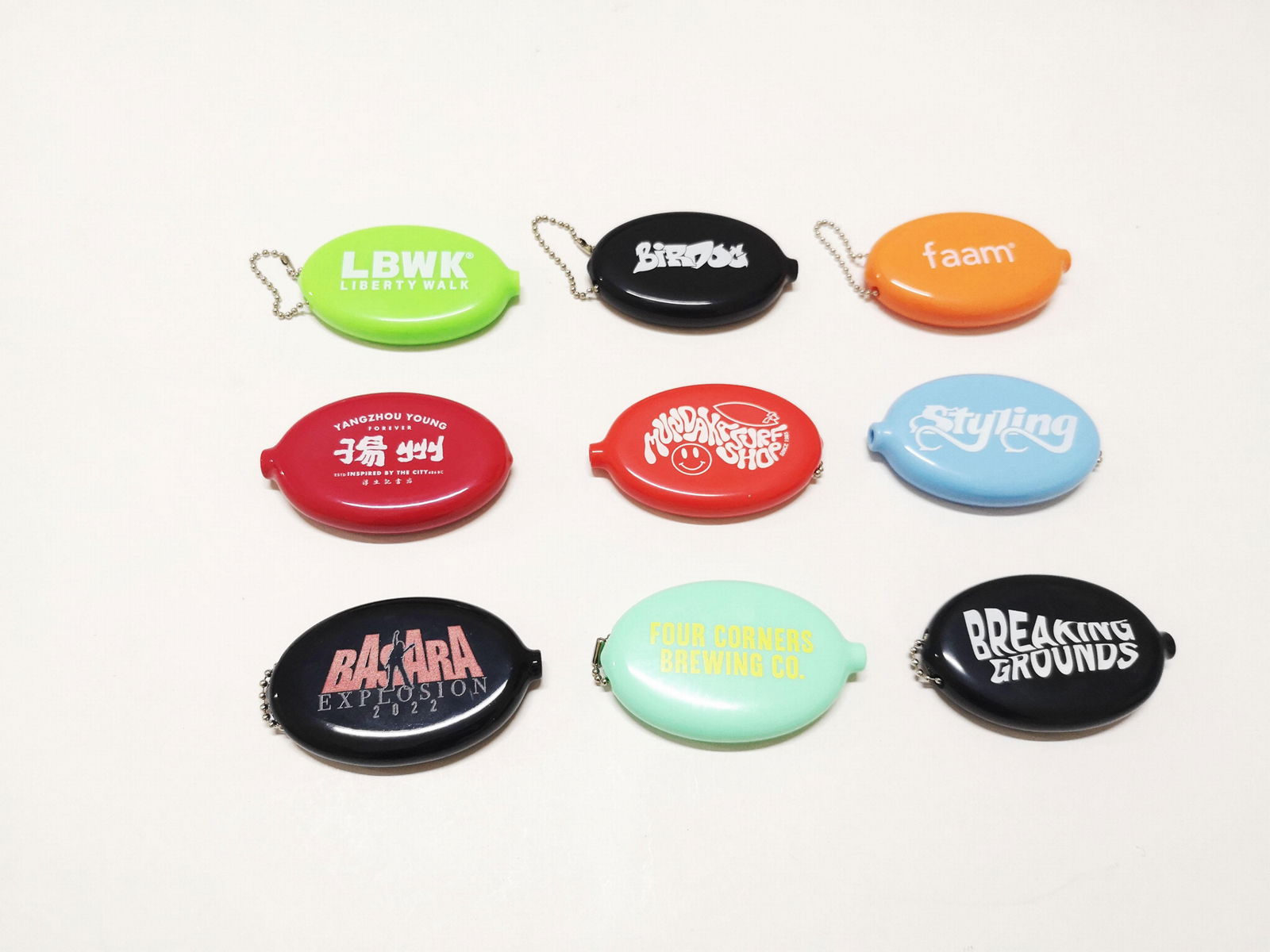 Soft PVC squeeze coin purse Silicone Rubber oval Coin case with chain 2