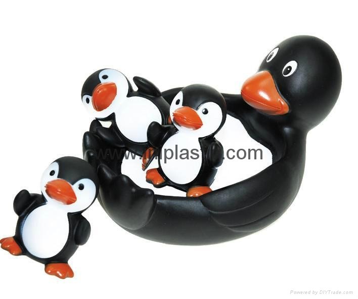 we produce vinyl penguin mother toy elephant son penguin family penguin toy 3