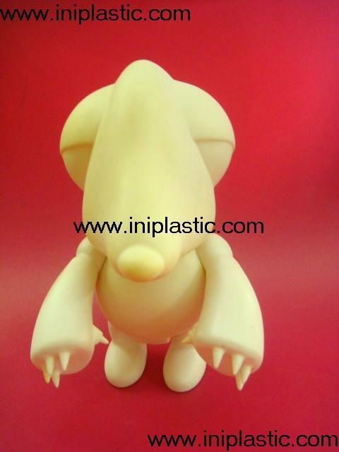 we mianly produce vinyl Diggaz vinyl figurines vinyl creature vinyl monk 3