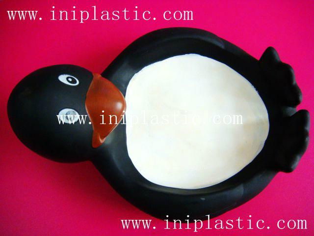 we produce vinyl penguin mother toy elephant son penguin family penguin toy 2