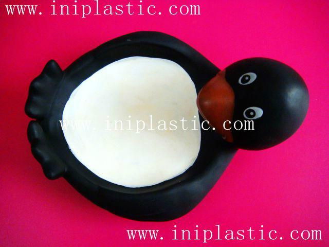 we produce vinyl penguin mother toy elephant son penguin family penguin toy 4