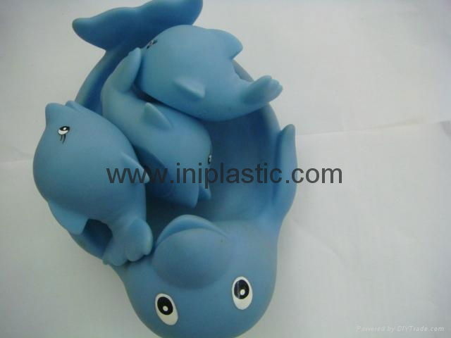 we mianly manufacture PVC dolphin vinyl dolphin mom and son dolphin family 4