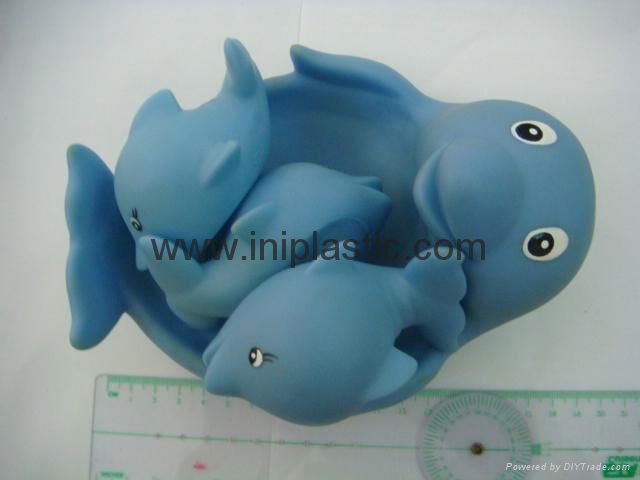 we mianly manufacture PVC dolphin vinyl dolphin mom and son dolphin family 5