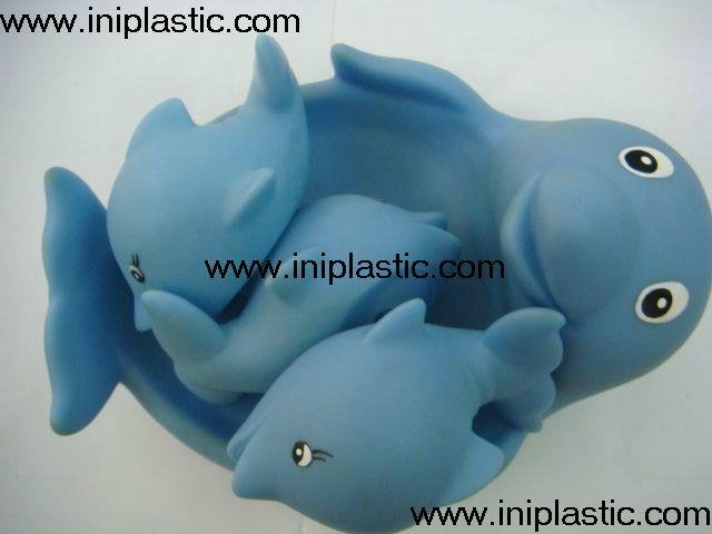 we mianly manufacture PVC dolphin vinyl dolphin mom and son dolphin family