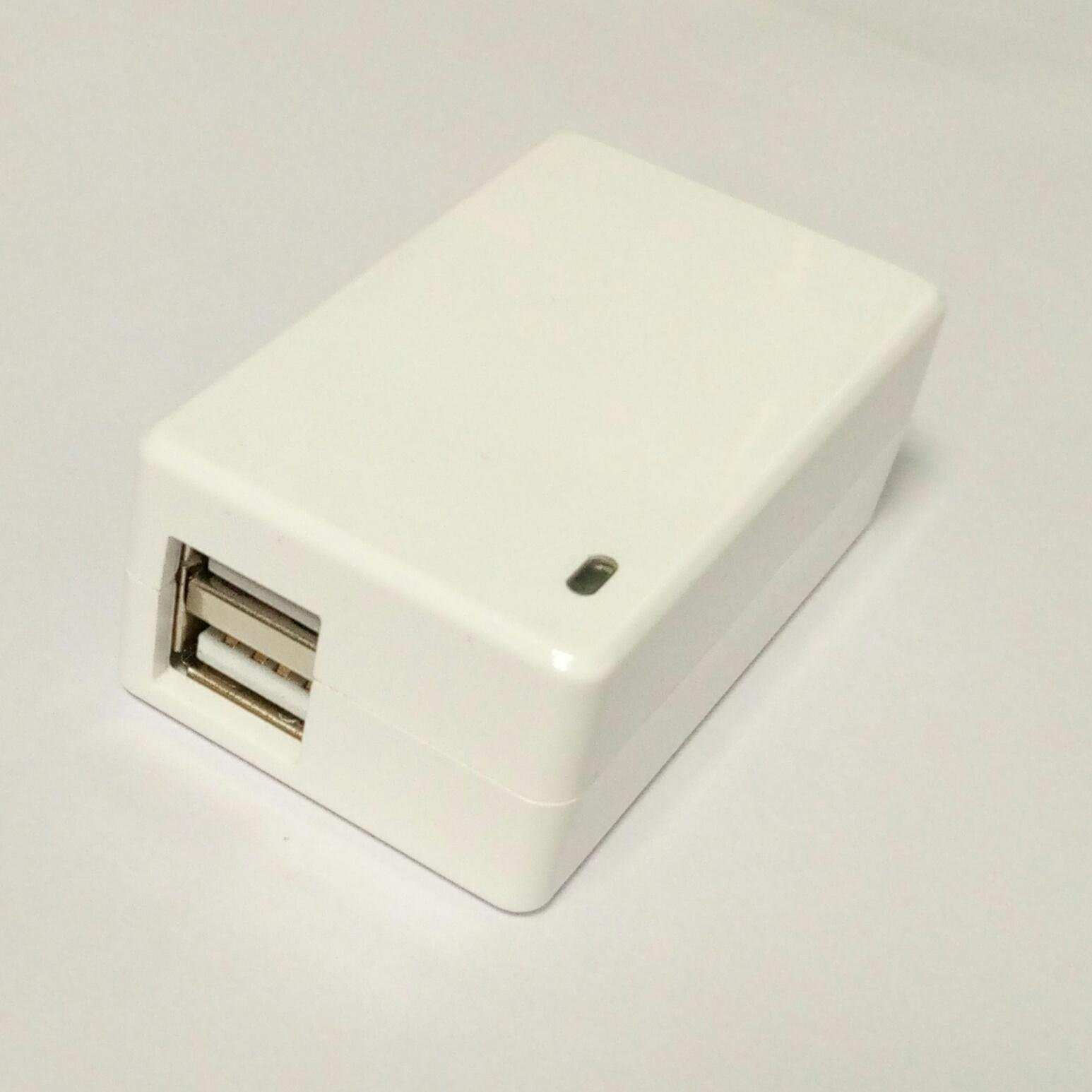 5V2.1A 双USB充电器 型号GEO151U-050200U 3