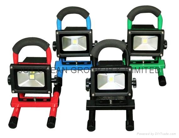 Portable and rechargeable LED flood light  2