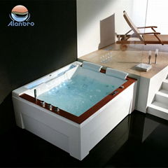 luxury Whirlpool bathtub hydro massage