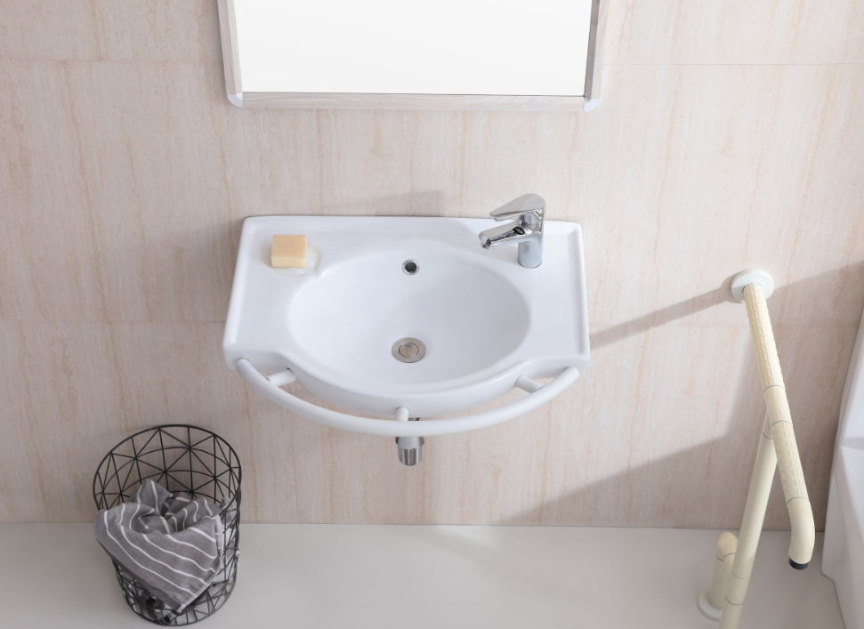 ceramic wash basin and bathtub for old people and disable people 3