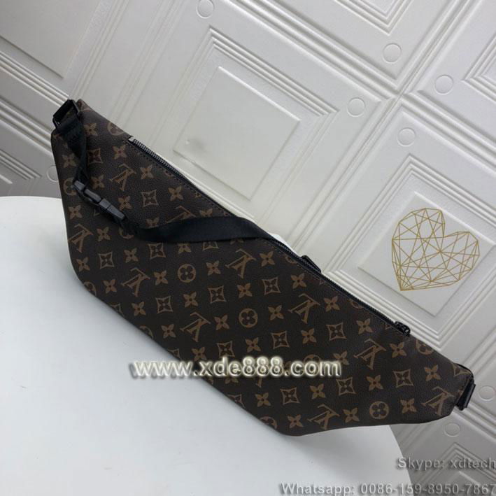 Louis Vuitton S-LOCK VERTICAL WEARABLE WALLET 