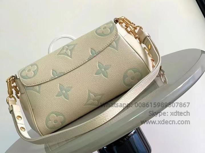 Louis Vuitton Favorite