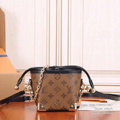               Handbags,     onogram, Lady Bags