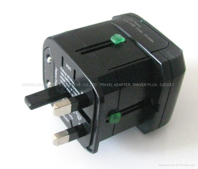 Universal Travel Adapter With DUAL USB Charger 4