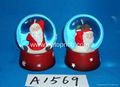 Christmas water globe 80mm in diameter