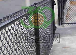 How to install Vinyl Chain Link Fence 2