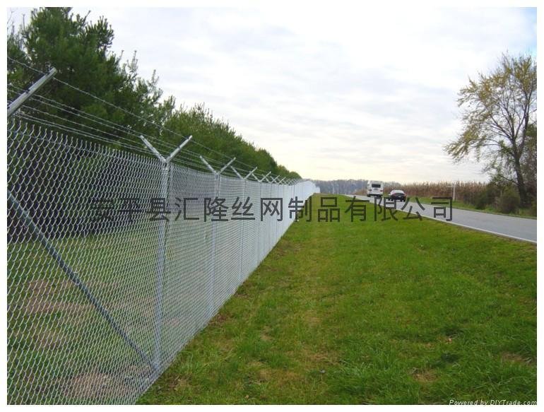 Chain Link Fence for Road  BW-01 1