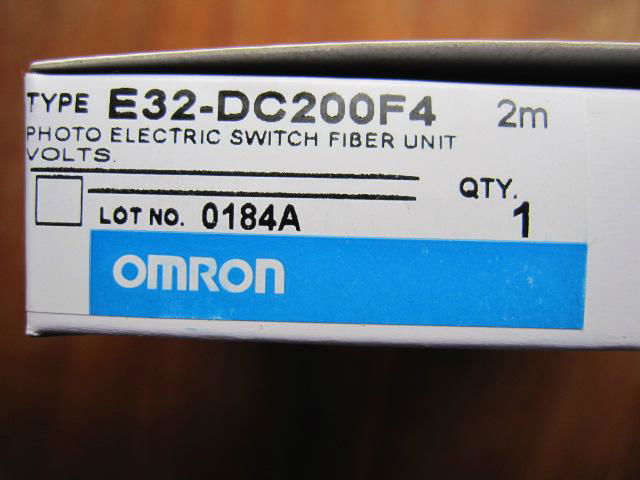 全新原装正品欧姆龙光纤传感器E32-DC200F4 2