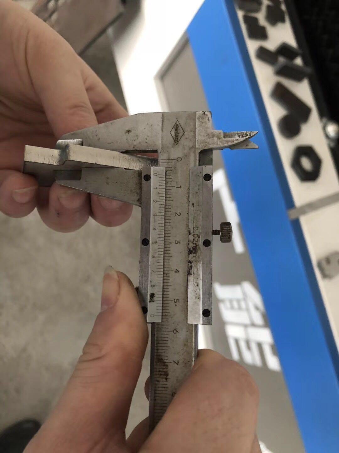 8毫米不鏽鋼激光切割機 2