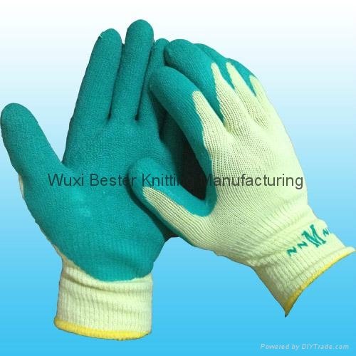 Men's green latex rubber palm coated work gloves with elasticated wrist 