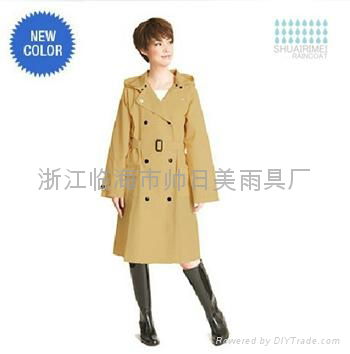 EVA VOGUE RAINCOAT