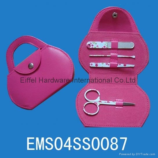 Nail care set in hand bag shape pouch 