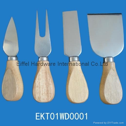 cheese set with wood handle 