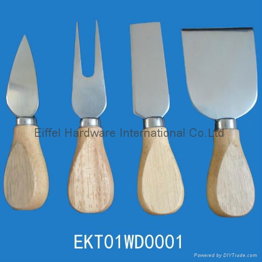 Cheese set with wood handle 
